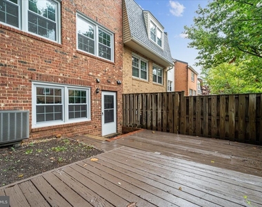 3885 Chain Bridge Road - Photo Thumbnail 40