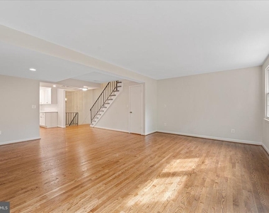 3885 Chain Bridge Road - Photo Thumbnail 14