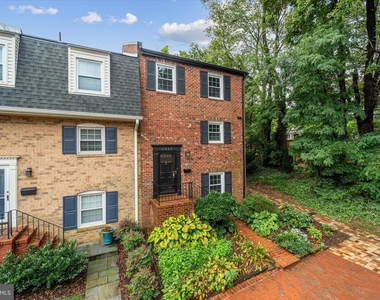 3885 Chain Bridge Road - Photo Thumbnail 3