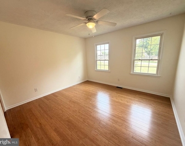 824 Summit Avenue - Photo Thumbnail 8