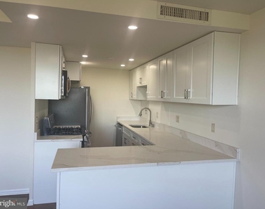 4600 Duke Street - Photo Thumbnail 4