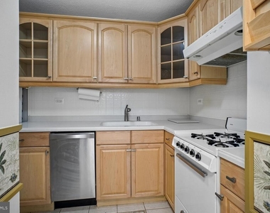 2030 N Adams Street - Photo Thumbnail 14