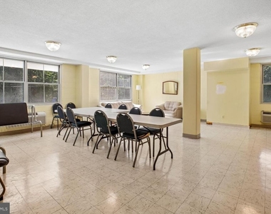 2030 N Adams Street - Photo Thumbnail 29