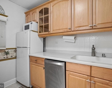 2030 N Adams Street - Photo Thumbnail 15