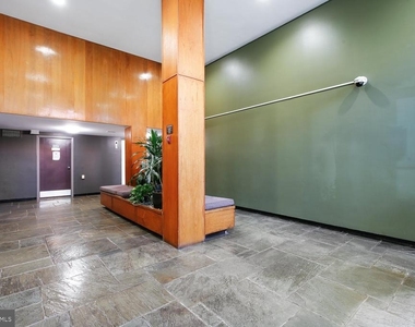 2030 N Adams Street - Photo Thumbnail 2