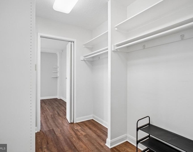2030 N Adams Street - Photo Thumbnail 17