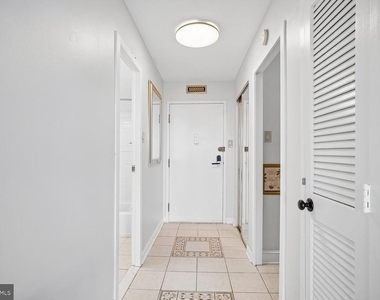 2030 N Adams Street - Photo Thumbnail 3