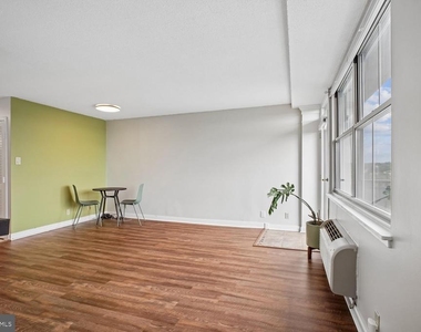 2030 N Adams Street - Photo Thumbnail 11