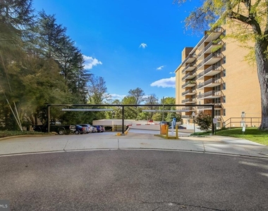 2030 N Adams Street - Photo Thumbnail 30