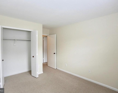 2215 N Somerset Street - Photo Thumbnail 15