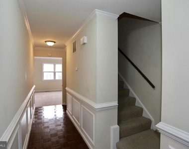 2215 N Somerset Street - Photo Thumbnail 3