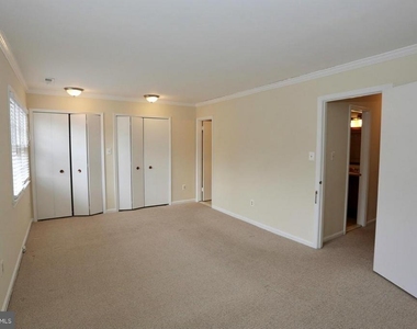 2215 N Somerset Street - Photo Thumbnail 11