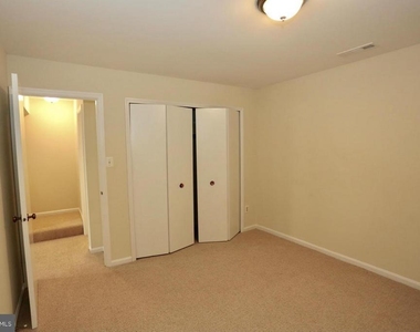 2215 N Somerset Street - Photo Thumbnail 20