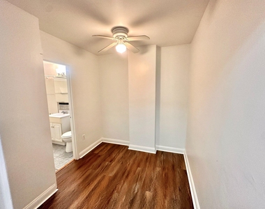1021 Arlington Boulevard - Photo Thumbnail 4