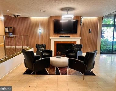 1021 Arlington Boulevard - Photo Thumbnail 6