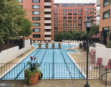 1021 Arlington Boulevard - Photo Thumbnail 7