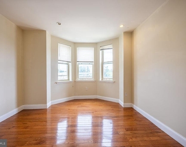 4706 Chestnut Street - Photo Thumbnail 4