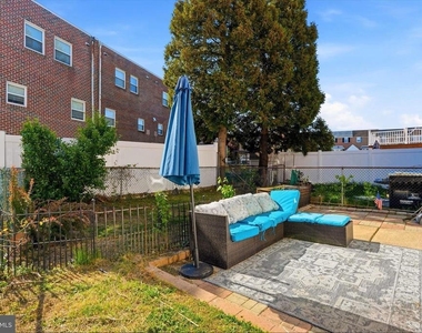 4210 Lyman Drive - Photo Thumbnail 6