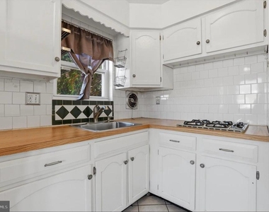 4210 Lyman Drive - Photo Thumbnail 3