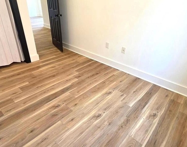 1543 N 33rd Street - Photo Thumbnail 12