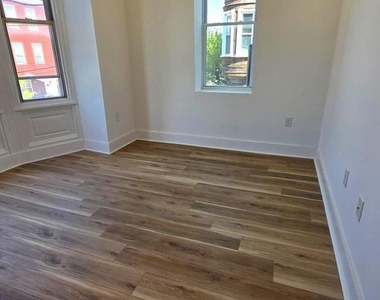 1543 N 33rd Street - Photo Thumbnail 8