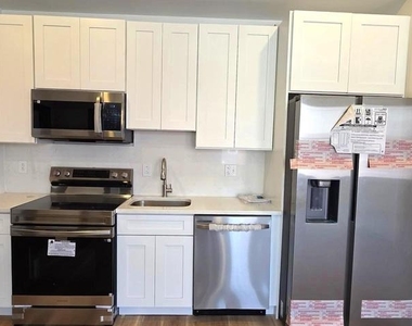 1543 N 33rd Street - Photo Thumbnail 5