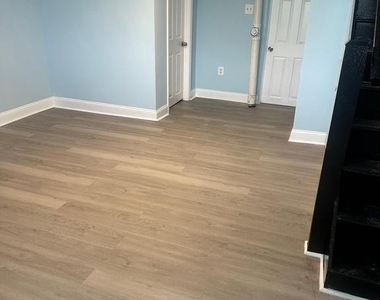 4240 Sheffield Avenue - Photo Thumbnail 11
