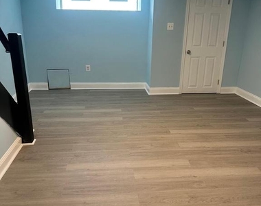 4240 Sheffield Avenue - Photo Thumbnail 9