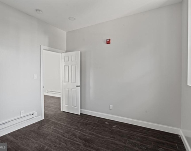 5237 Chester Avenue - Photo Thumbnail 11