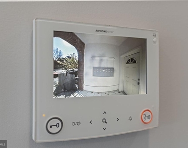 5237 Chester Avenue - Photo Thumbnail 6