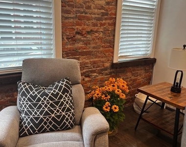 121 Mercy Street - Photo Thumbnail 60