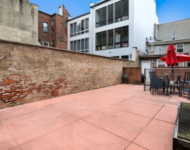 731 Carpenter Street - Photo Thumbnail 28