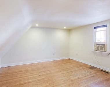 731 Carpenter Street - Photo Thumbnail 17