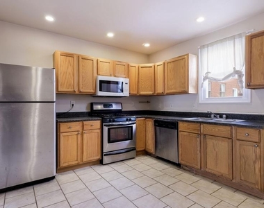 731 Carpenter Street - Photo Thumbnail 6