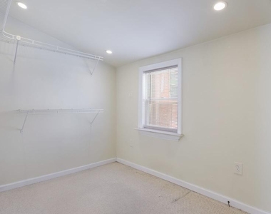 731 Carpenter Street - Photo Thumbnail 13