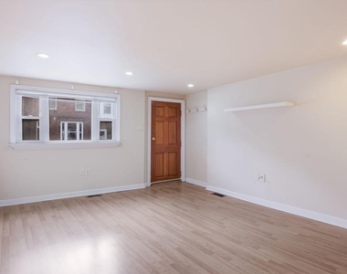 731 Carpenter Street - Photo Thumbnail 2