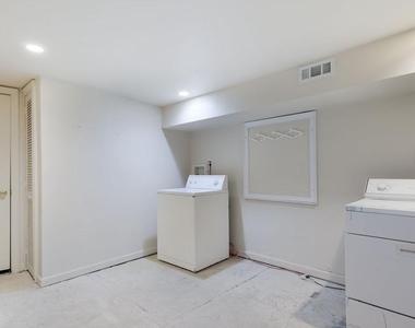 731 Carpenter Street - Photo Thumbnail 20