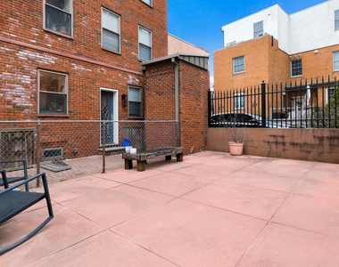 731 Carpenter Street - Photo Thumbnail 25