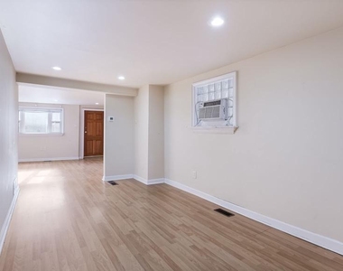 731 Carpenter Street - Photo Thumbnail 19