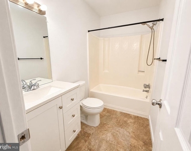 5081 Defford Place - Photo Thumbnail 6