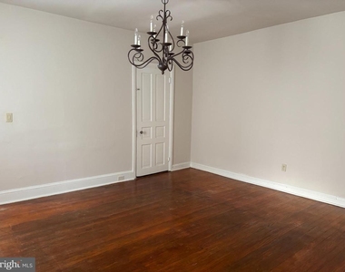 132 Plant Avenue - Photo Thumbnail 6