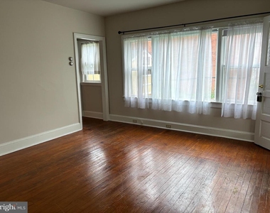 132 Plant Avenue - Photo Thumbnail 4