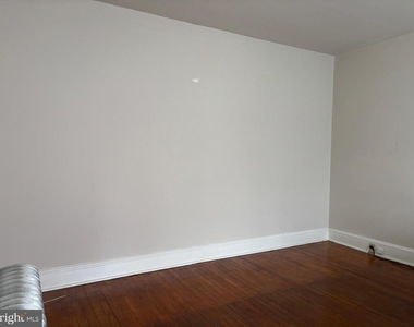 132 Plant Avenue - Photo Thumbnail 5