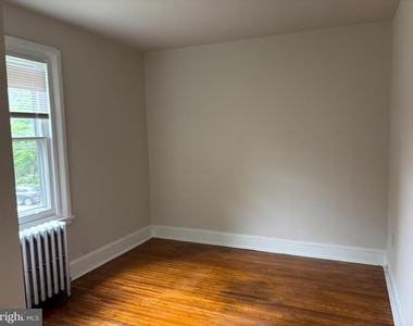 132 Plant Avenue - Photo Thumbnail 11