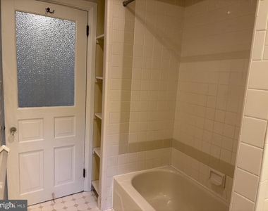 132 Plant Avenue - Photo Thumbnail 8