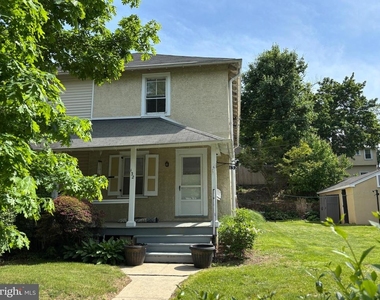 132 Plant Avenue - Photo Thumbnail 1