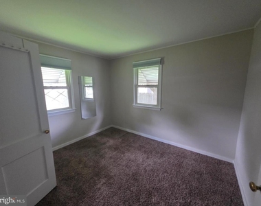 27 Koehler Drive - Photo Thumbnail 10