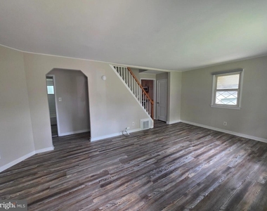 27 Koehler Drive - Photo Thumbnail 4