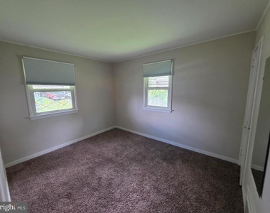 27 Koehler Drive - Photo Thumbnail 12