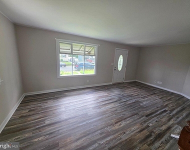 27 Koehler Drive - Photo Thumbnail 9